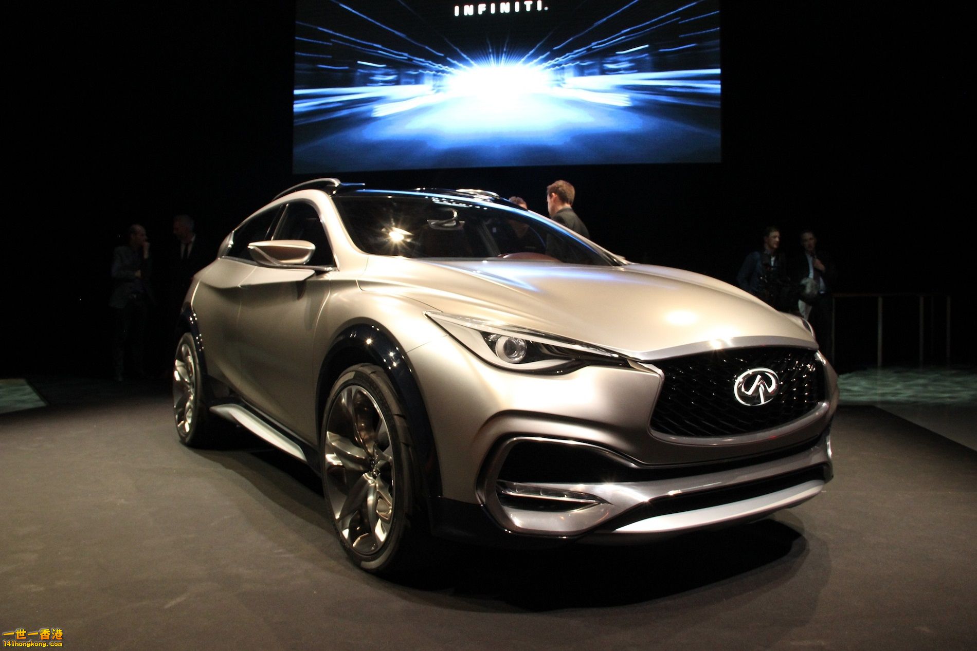 Infiniti-QX30-Concept-1.jpg