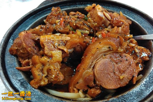 原隻黑椒豬手煲
