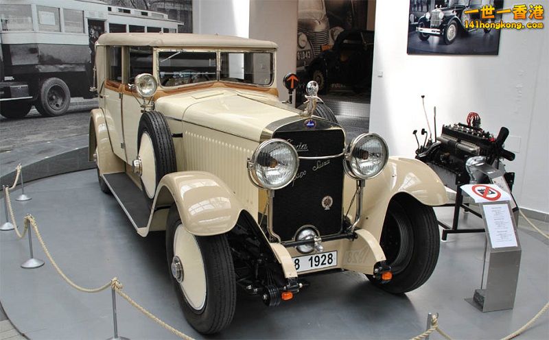 Skoda_Museum_2010_09 800.jpg