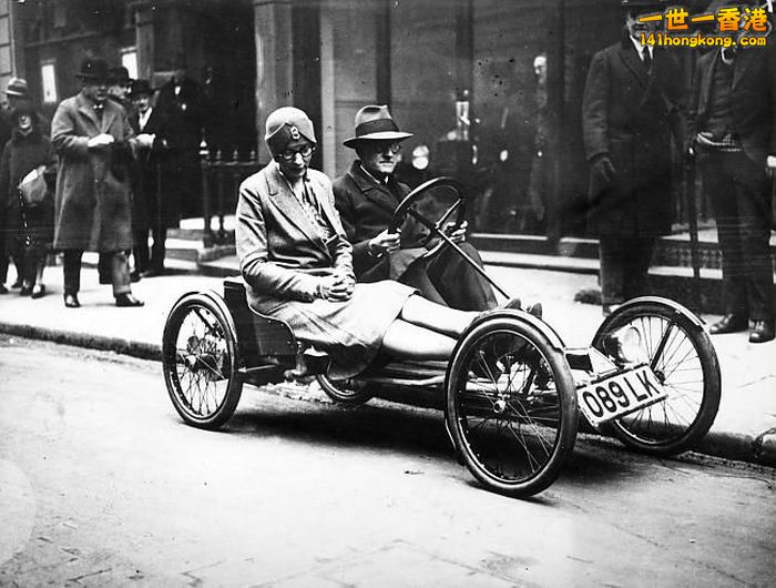 Strange old vehicles24.jpg