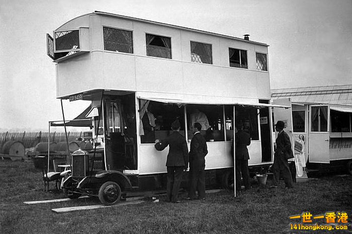 Strange old vehicles27.jpg