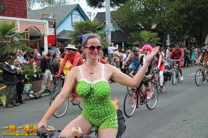 naked_bike_parade-12.jpg