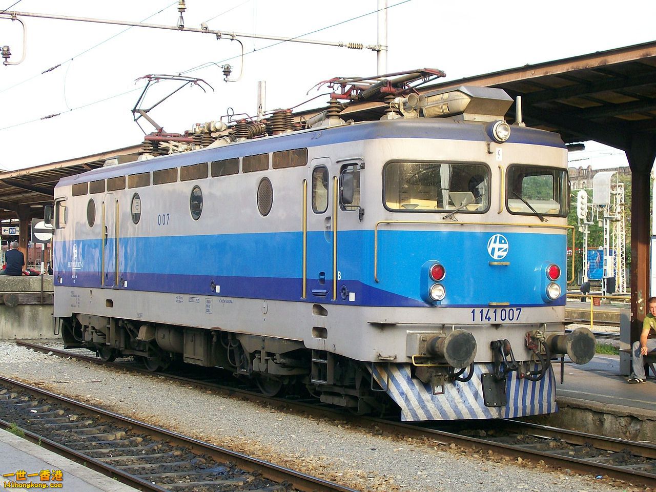 1280px-HŽ_1141_007.jpg
