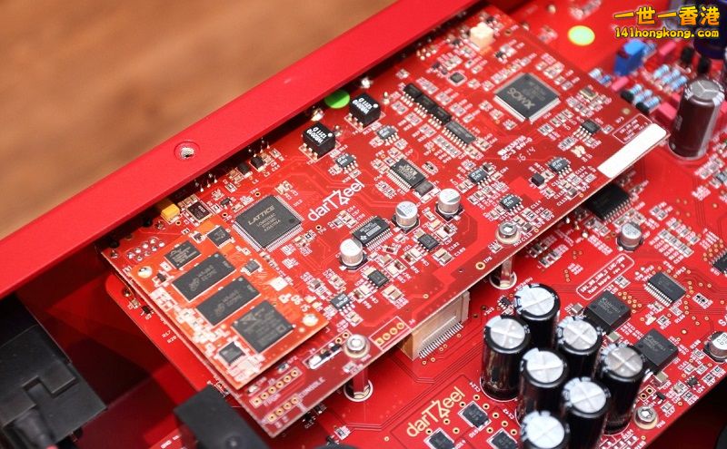 LHC208_00301 800.jpg