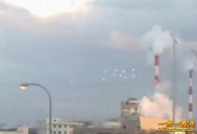 日本大阪上空驚現UFO群.jpg
