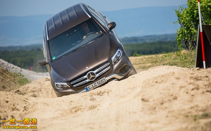 benz-glc-2015-review-41l  ok.jpg