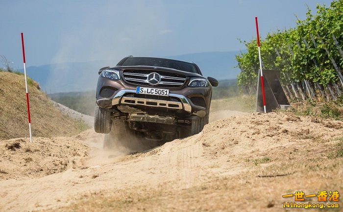 benz-glc-2015-review-43l ok.jpg