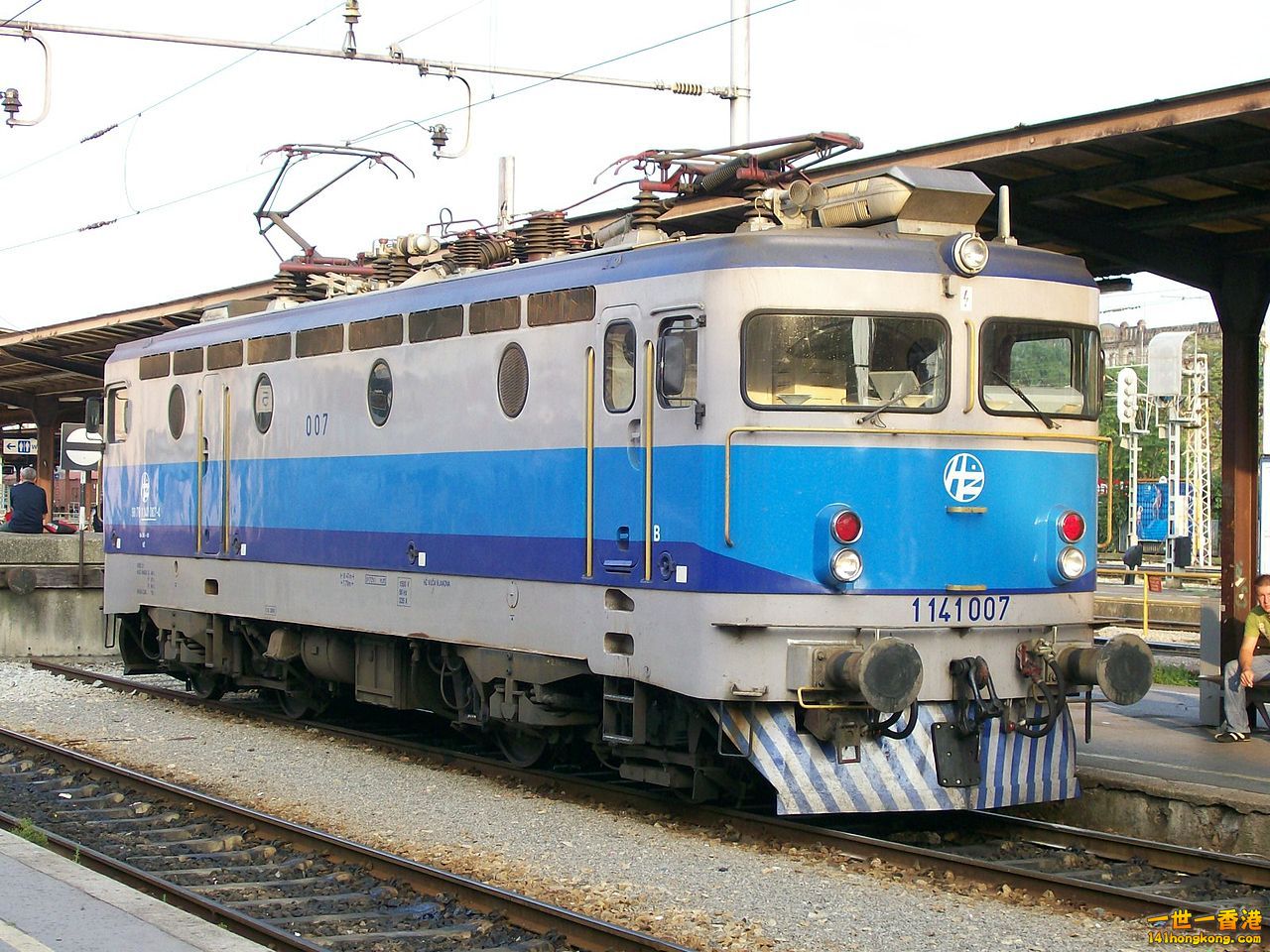 1280px-HŽ_1141_007.jpg