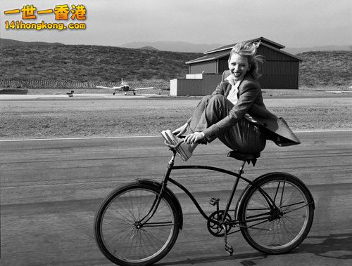 bicyclefunbikefashiongirlphotography-be00d504818b3e6442b00fe370010a31_h2.jpg