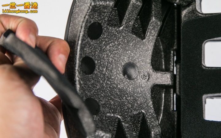 mobile01-30511b4345bbaa3602bfd82bf14bf8ea 700.jpg