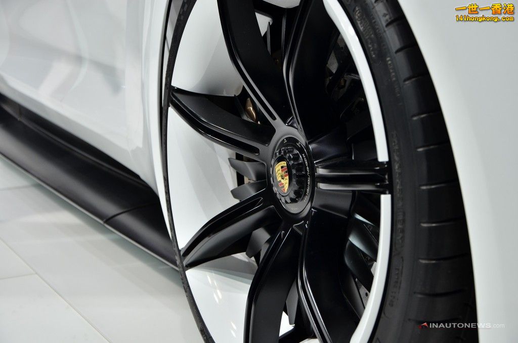porsche-mission-e-IAA-2015-03-1024x678.jpg