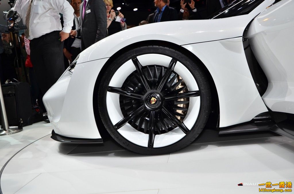 porsche-mission-e-IAA-2015-07-1024x678.jpg