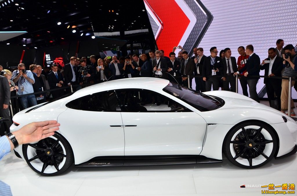 porsche-mission-e-IAA-2015-12-1024x678.jpg