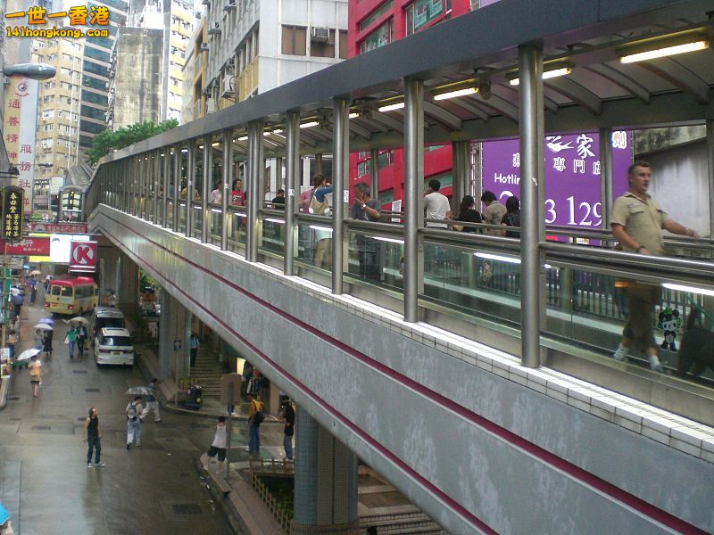 800px-HK_Central_Cochrane_Street_Central-Mid-Levels_escalators_1.jpg