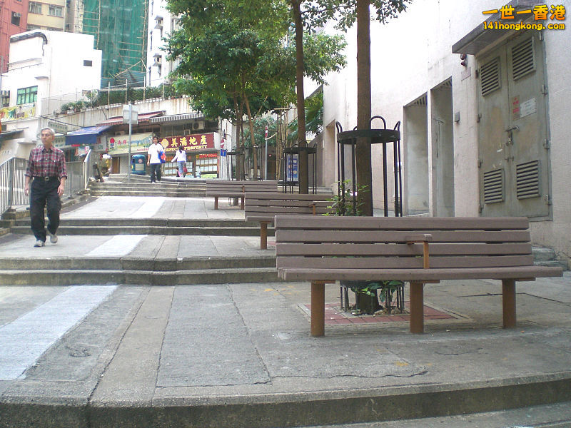 800px-HK_Sai_Ying_Pun_Water_Street_Steps_n_Chairs_a.jpg