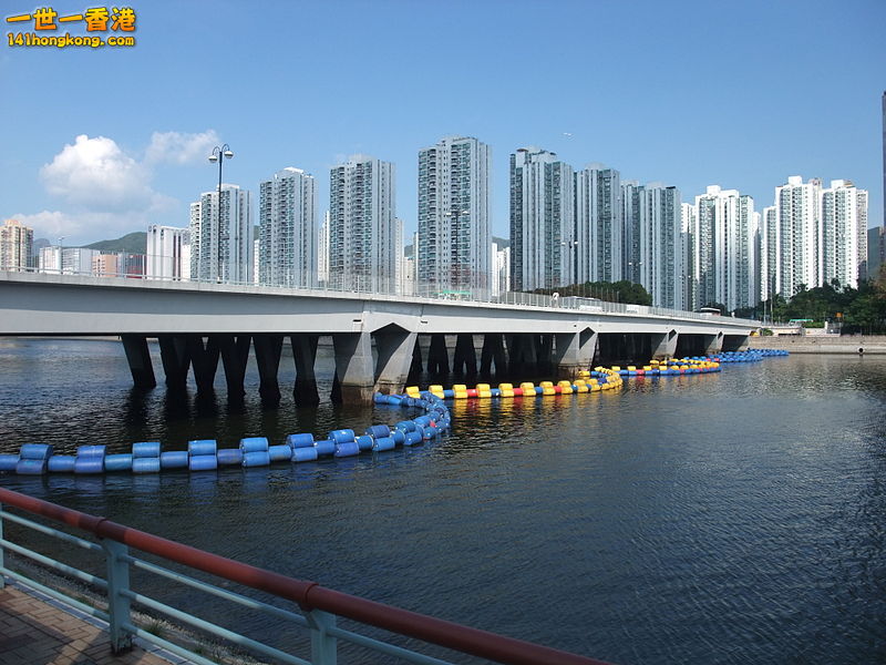 800px-Block_of_Shing_Mun_River_Channel_under_Banyan_Bridge,_2008_Summer_Olympics_2.jpg