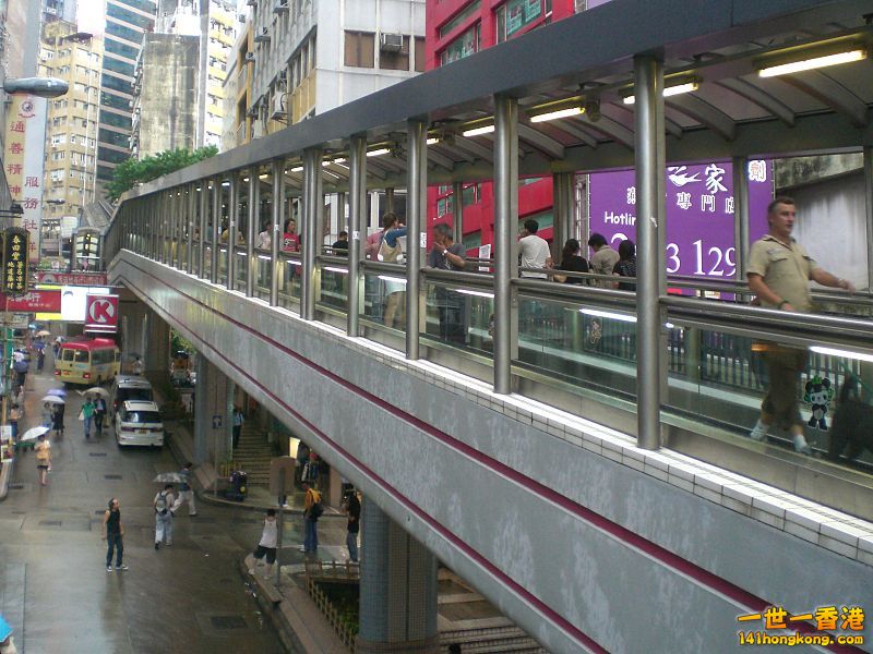 800px-HK_Central_Cochrane_Street_Central-Mid-Levels_escalators_1.jpg