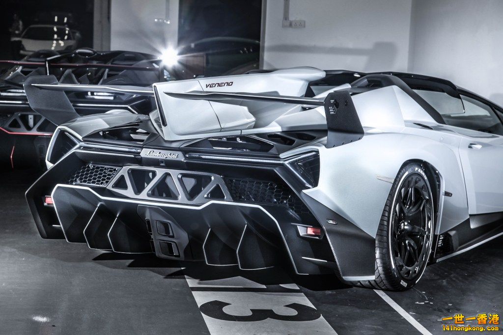 lamborghini-veneno-roadster-hong-kong-2.jpg