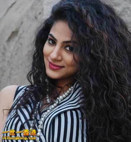 Annie_Khalid_Picture_11_cmsbg.jpg