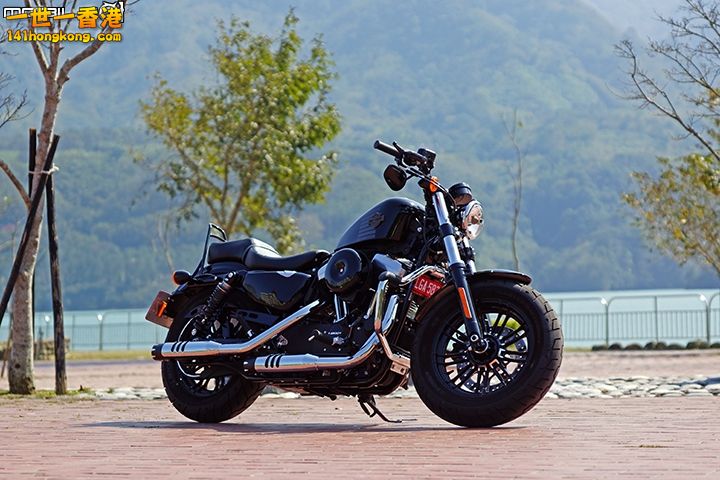 Harley c01.jpg