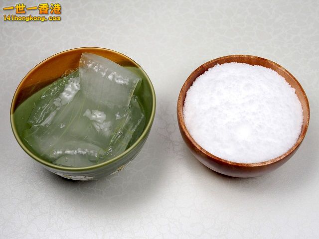 diy-handmade-lemon-aloe-cleaner-small-family-recipe-027 640.jpg