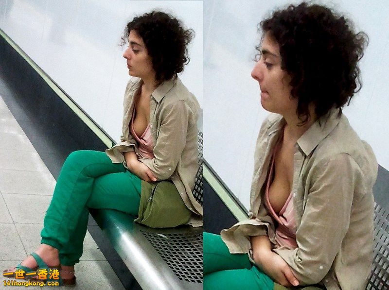 Candid-sexy-girls-at-the-mall-cleavage-and-downblouse-2013-40 (Copy).jpg