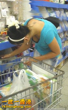 Candid-sexy-girls-at-the-mall-cleavage-and-downblouse-2013-95 (Copy).jpg