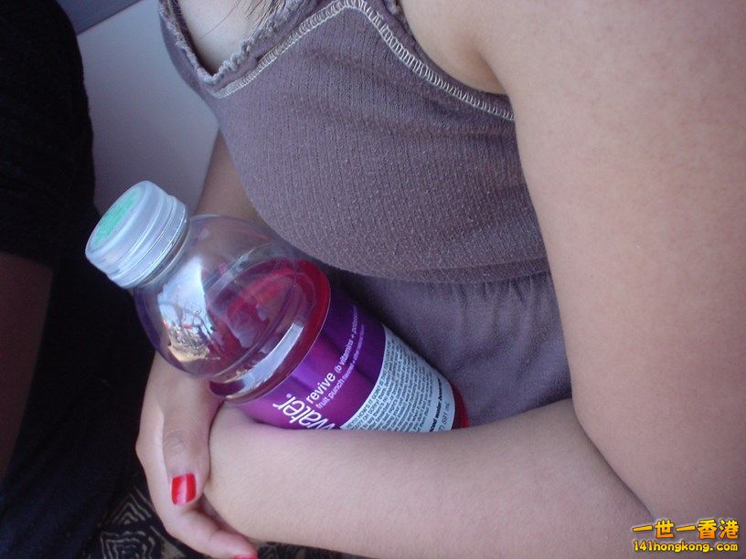 Cleavage-Candid-of-teen-and-milf-from-vacation-P2-38 (Copy).jpg