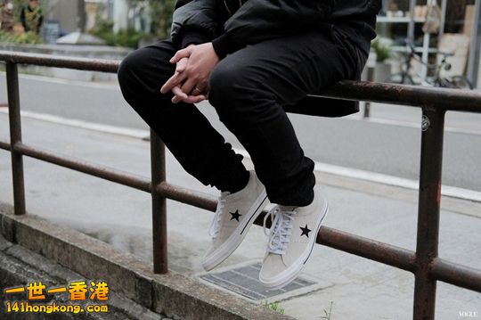 Converse01.jpg