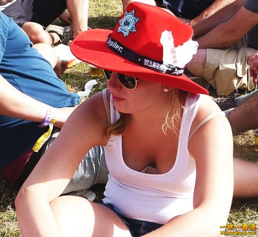 Real-Downblouse-Nip-Slips-2-8 (Copy).jpg