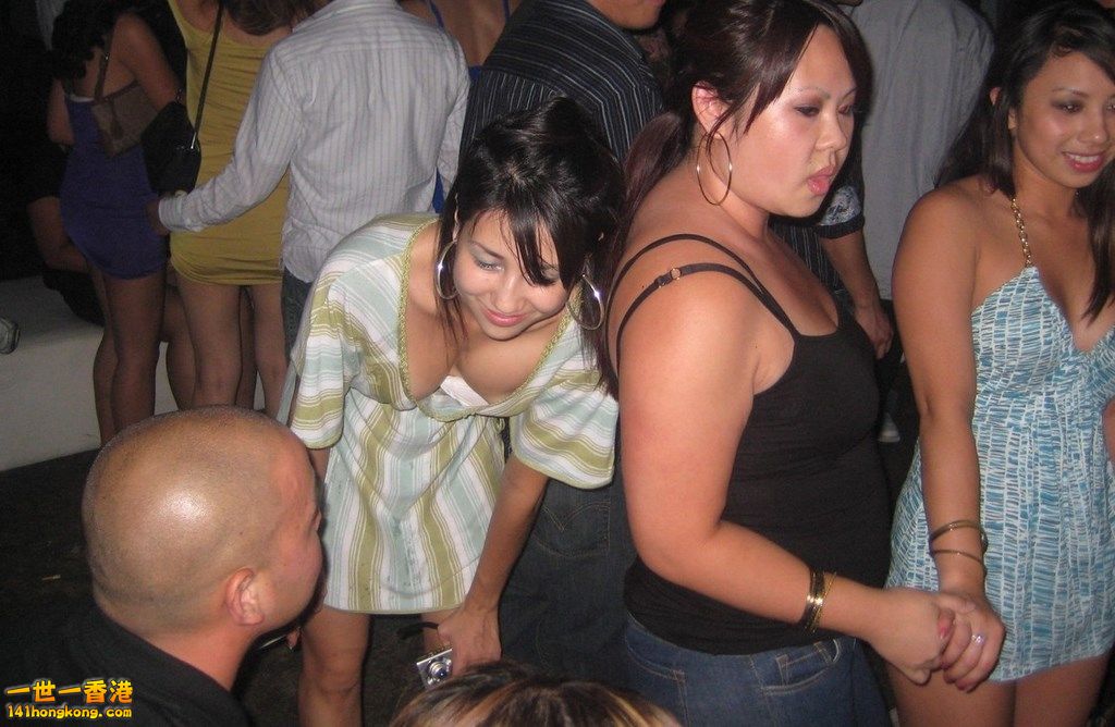 Real-Downblouse-Nip-Slips-2-4 (Copy).jpg