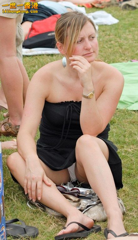 Upskirt-14 (Copy).jpg