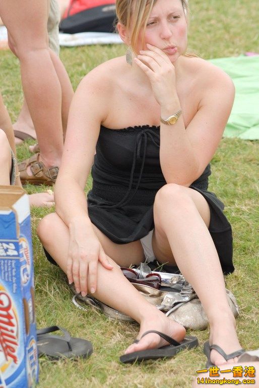 Upskirt-15 (Copy).jpg