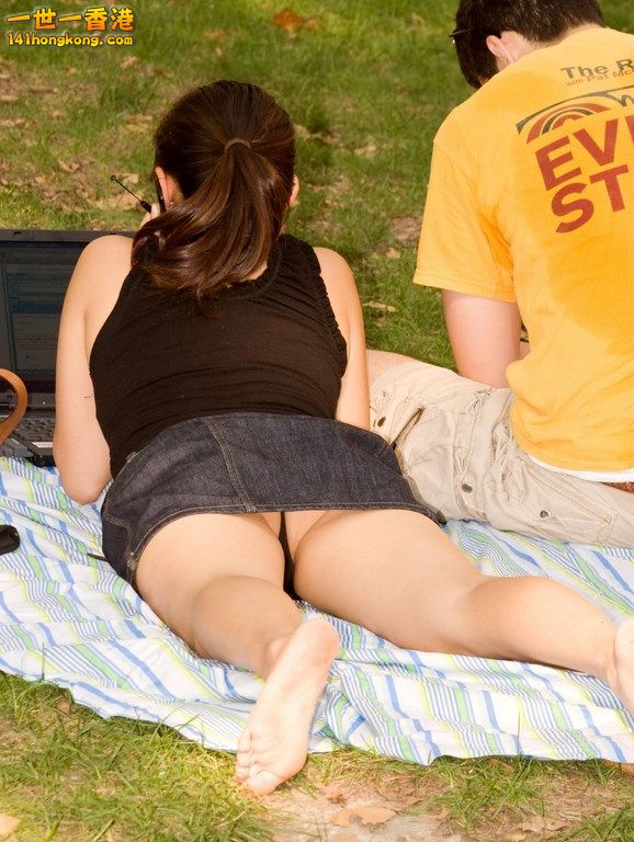 Upskirt-28 (Copy).jpg