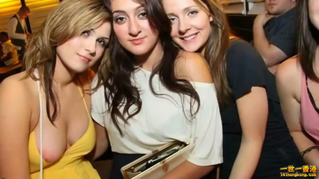 Случайные эротические засветы девушек. Мом.jpg