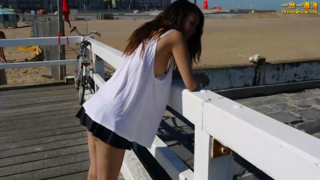 Случайные эротические засветы девушек. Мом.jpg