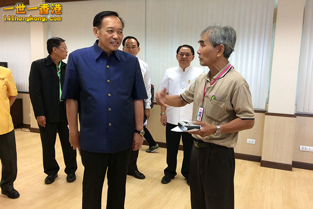 Khon Kaen governor Kamthorn Thavornsathit, (left).jpg