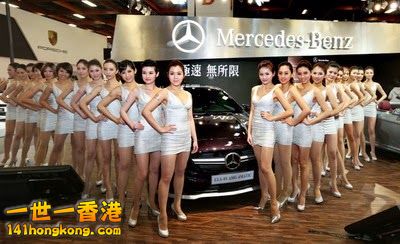 台北國際車展世貿一館登場，Mercedes-Benz多達24位星夢天使組成迎賓陣容詮釋人車之美。.jpg.jpg