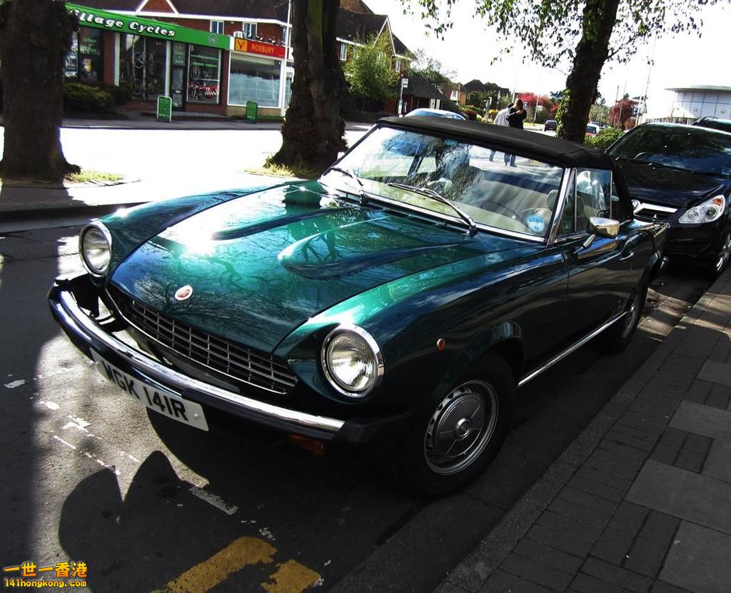 1977 FIAT 124 - WGK 141R.jpg