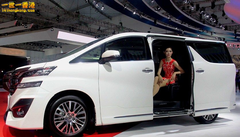 Toyota-Vellfire-Sporty-dengan-G-Limited-2.jpg