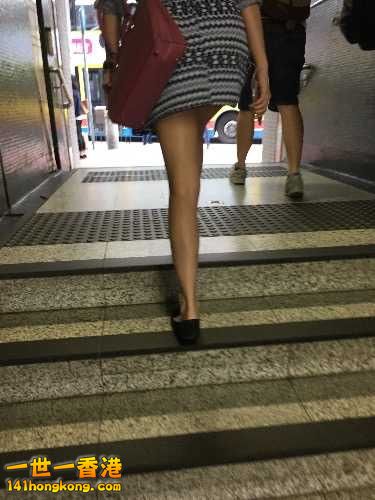 145835kmv2hikzxm44r0g1.jpg