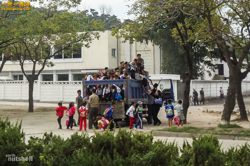 58-north-korean-schoolbus.jpg