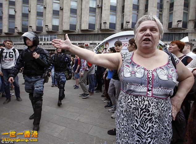 415CD0DD00000578-4595842-image-a-88_1497274721384.jpg