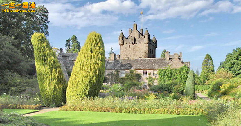 Cawdor_castle2.jpg