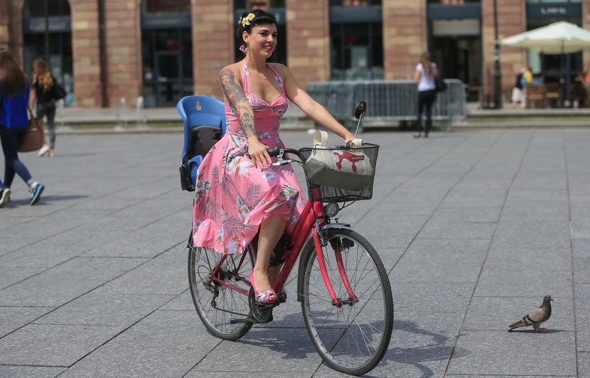 830x532_coco-das-vegas-velo-rues-strasbourg-26-juin-2015.jpg