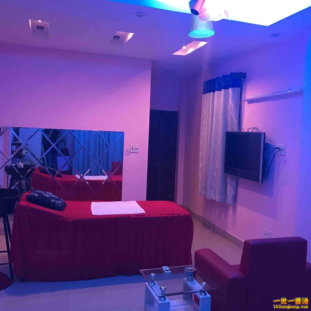 照片是我在廣告貼裡抓的,拍照的人不是我