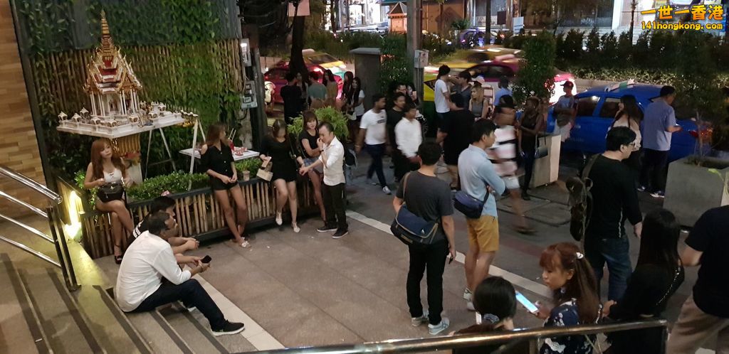 10月5晚蛇美門口