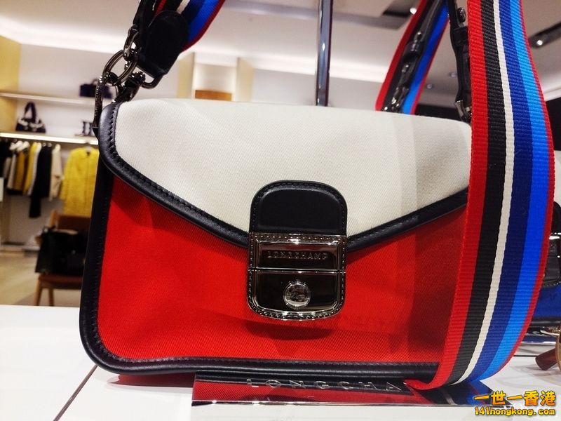 Longchamp 04.jpg