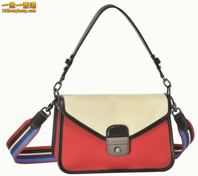 Longchamp 08.jpg