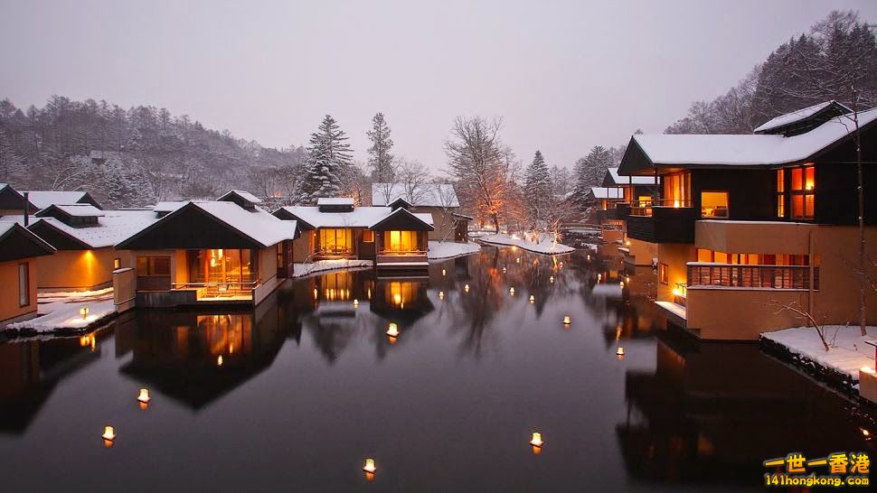 008405-06-exterior-cottages-pond-winter.jpg